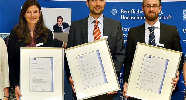 IHK-Preis 2015: Preis der Industrie- und Handelskammer für herausragende, anwendungsbezogene wissenschaftliche Arbeiten an Dr. Christian Reuter